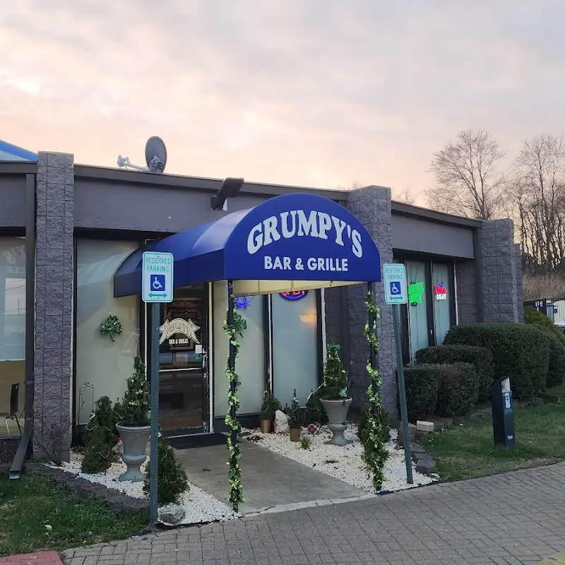 Grumpy's Bar and Grille