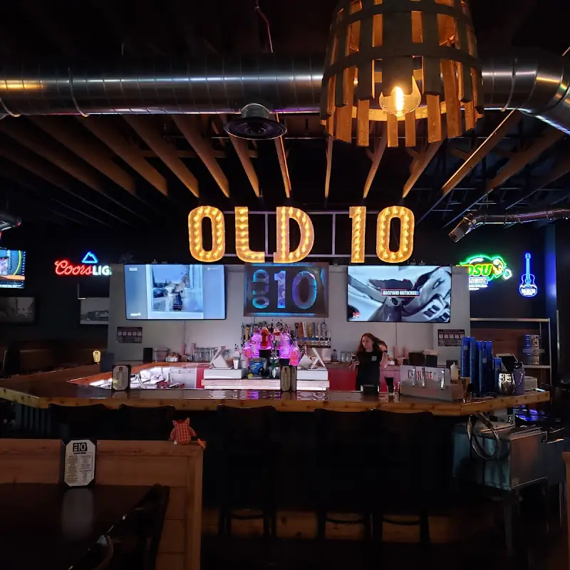 Old 10 Bar & Grill