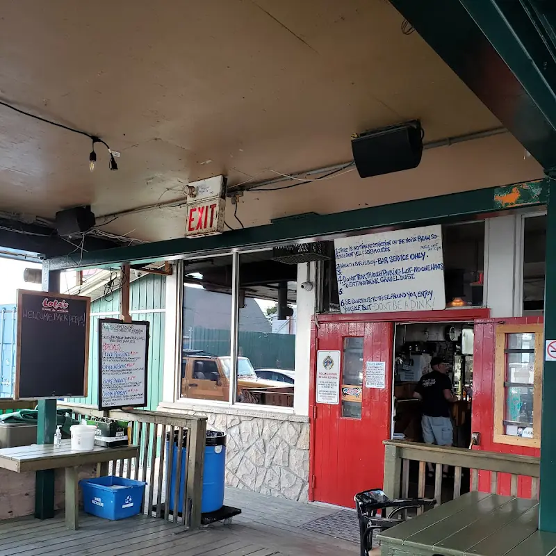 Lola's Pub & Grub