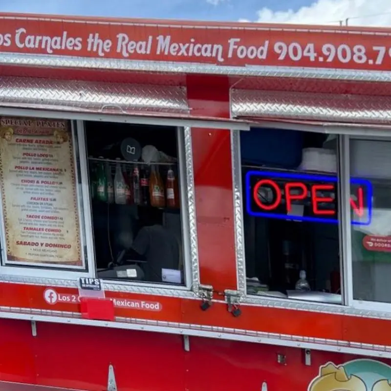 Los Dos Carnales Food Truck 1