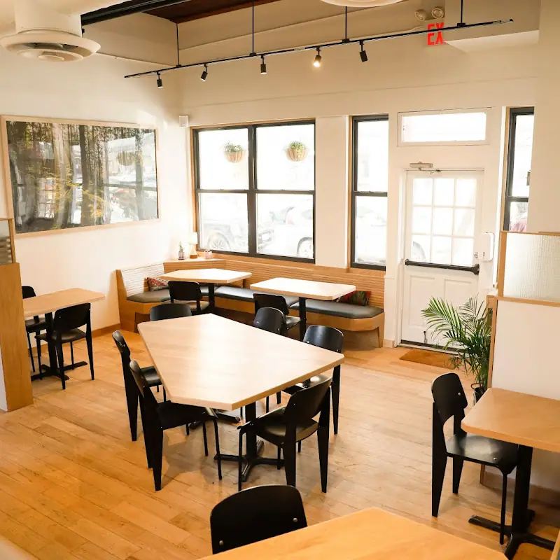 Leland Eating and Drinking House