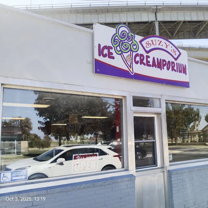 Suzy's Ice Creamporium/Original Alberts