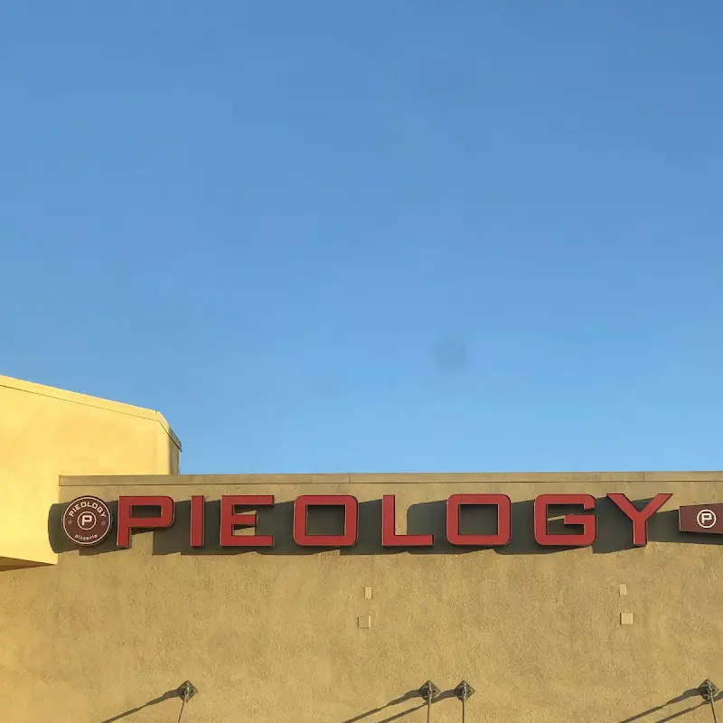 Pieology Pizzeria Lakewood Square