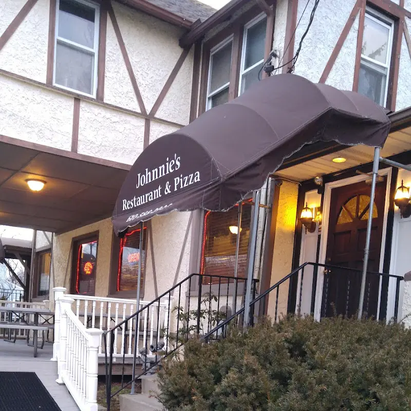 Johnnie's Restaurant & Pizza