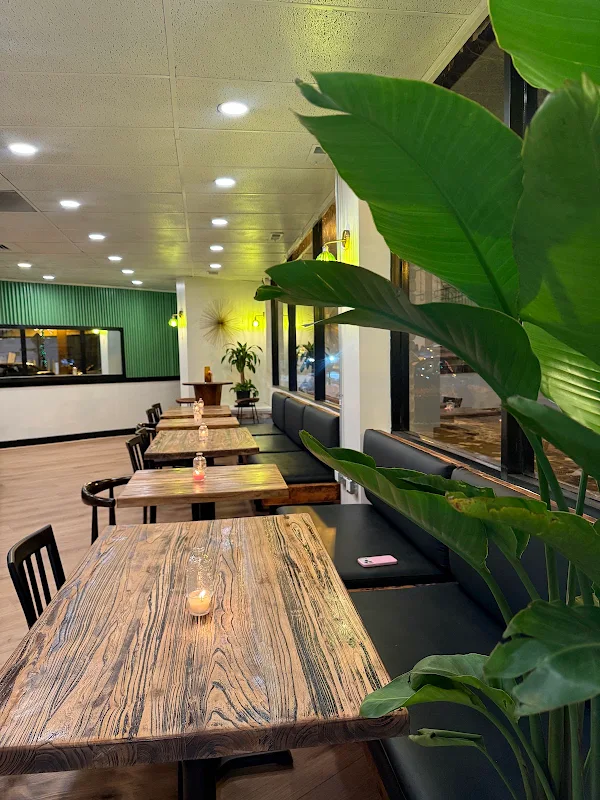 Jujin Broadway Breakfast & Coffee