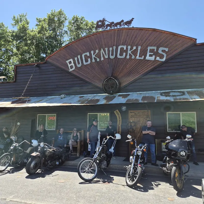 Bucknuckles Bar & Grill