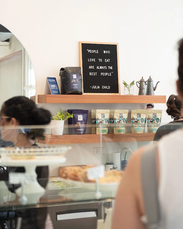 Lucía - Pâtisserie + Café