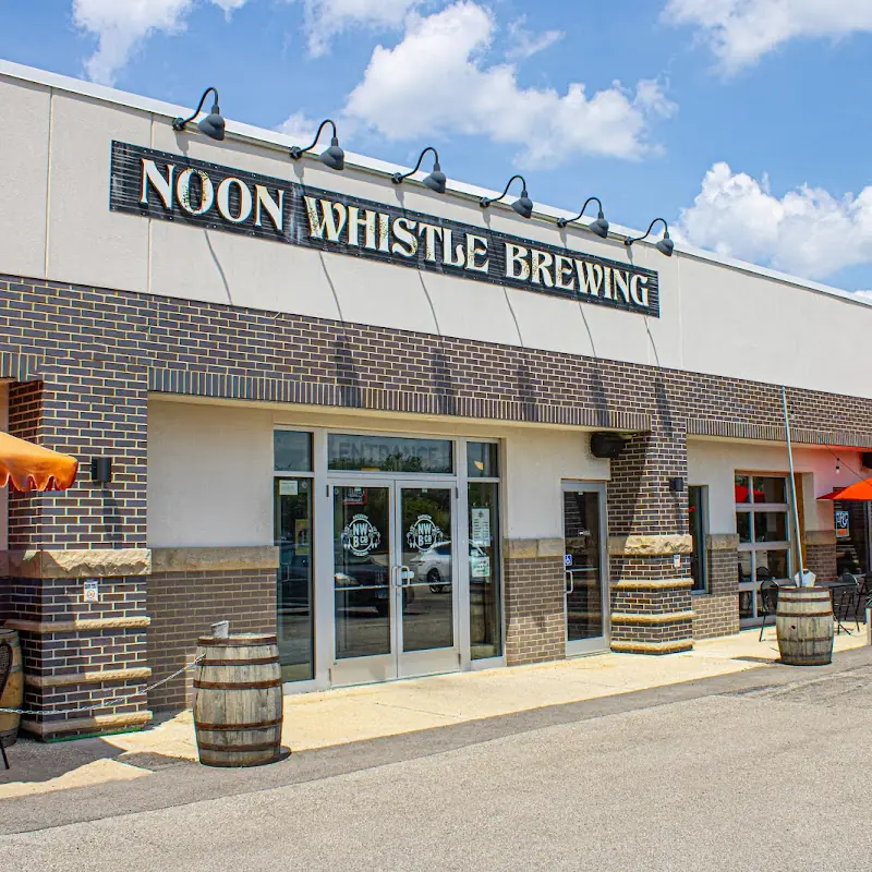 Noon Whistle Lombard Brewpub & Pizzeria