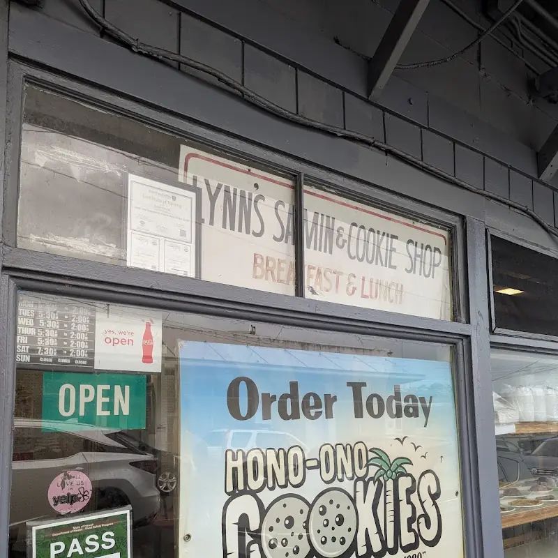 Lynn's Saimin & Cookie Shop