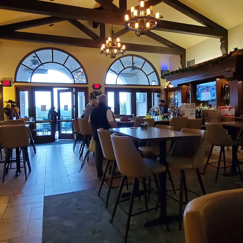 19 Restaurant & Lounge