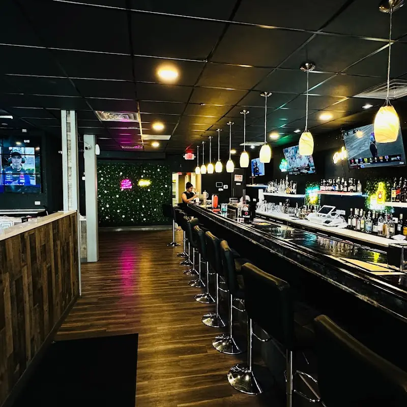 Nina’s Sports Bar & grill