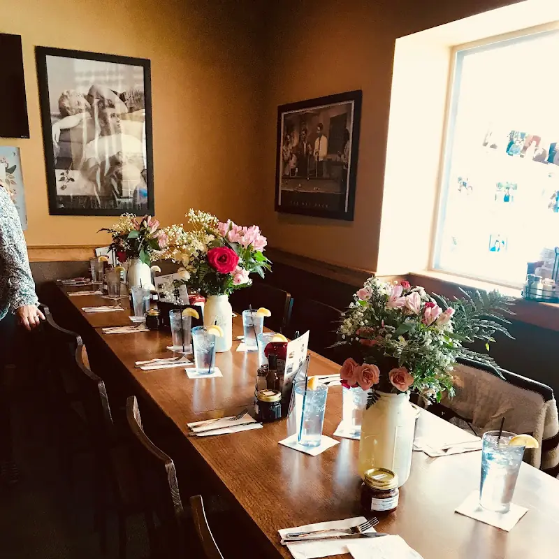 Carriage Towne Bar & Grille