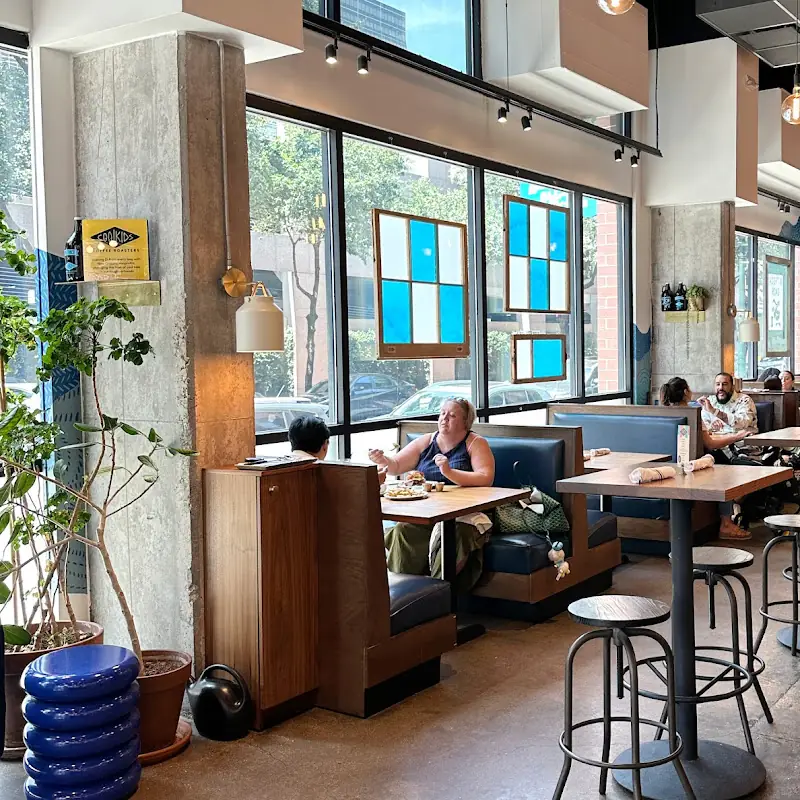 DISTRICT Downtown Diner