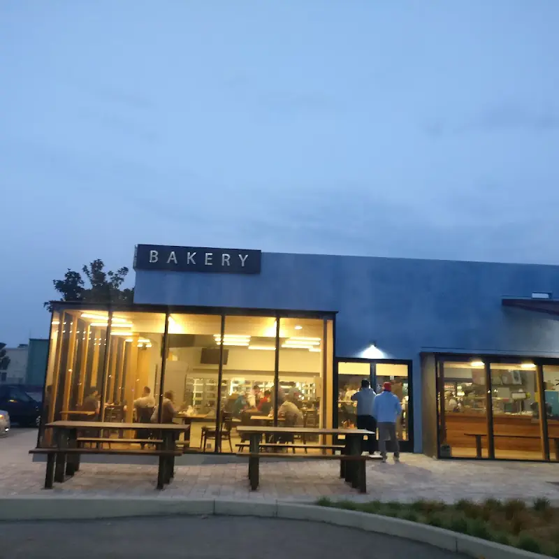 La Plaza Bakery & Cafe