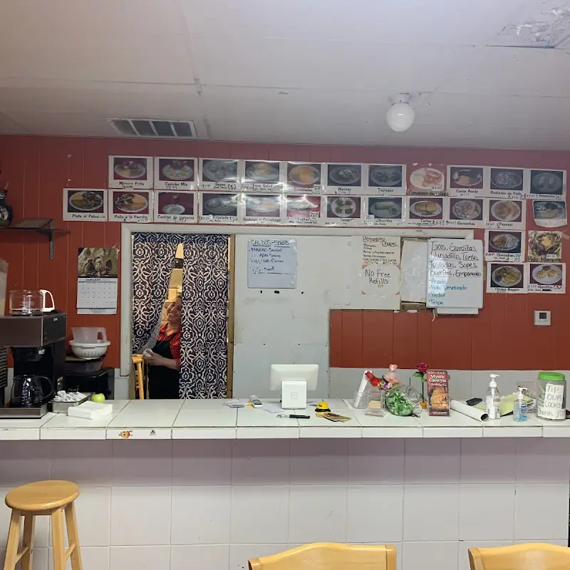 La Chikis Restaurant