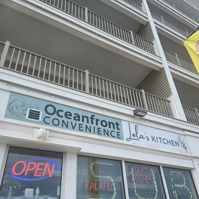 Oceanfront Convenience Store & Lola's Kitchen