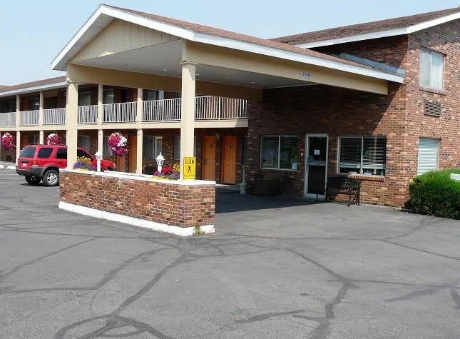 Henry's Fork Inn