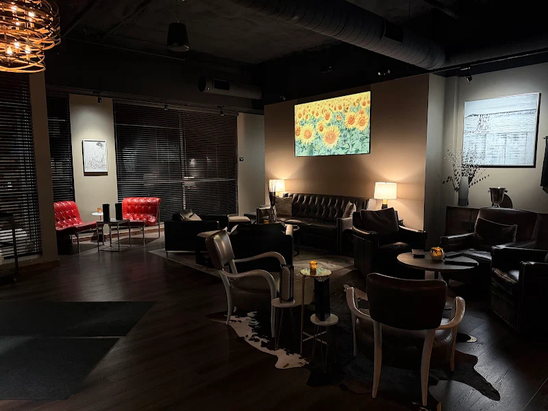 Social Bar & Lounge