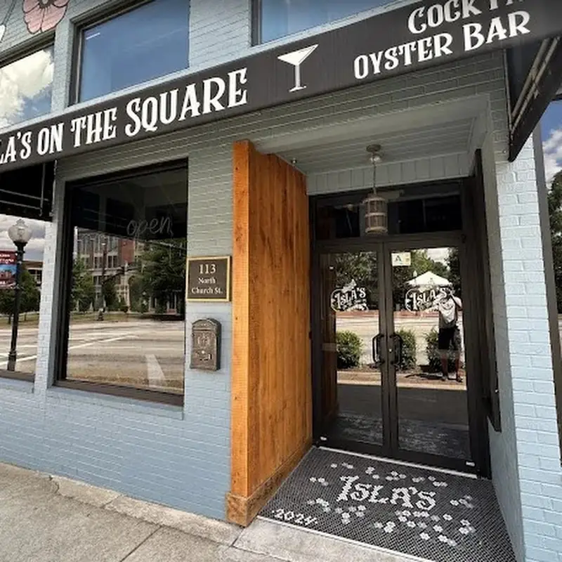 Islas on the Square