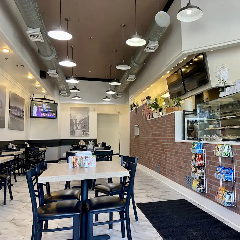 Leo's Restaurant & Pizzeria