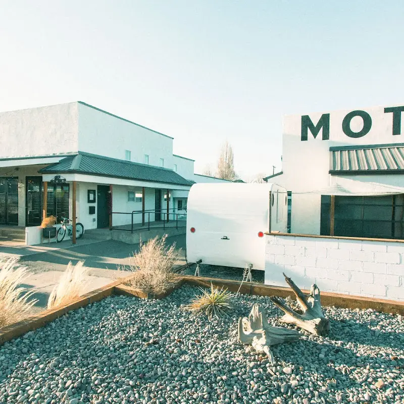 Mellow Moon Lodge