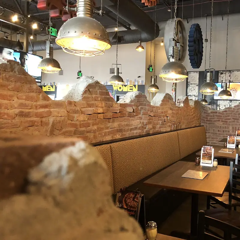 Parry's Pizzeria & Taphouse