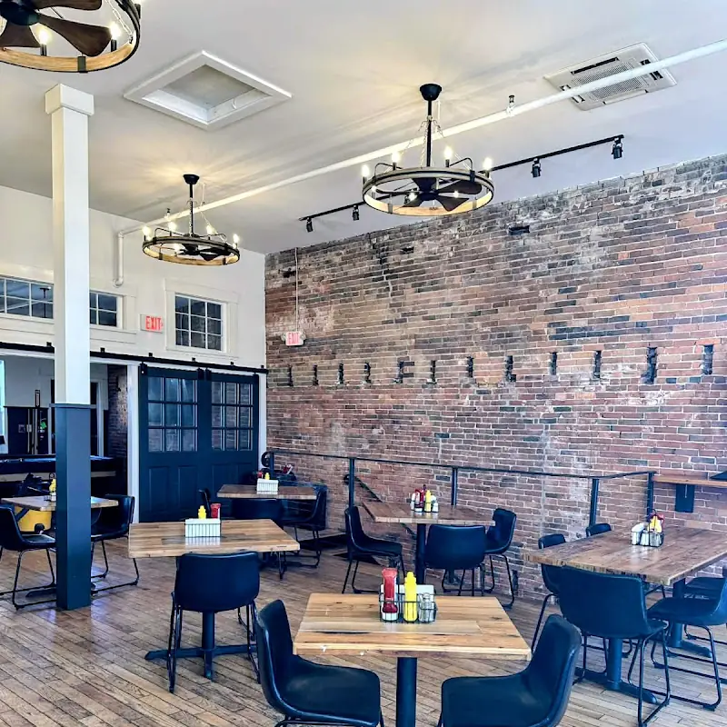 Front Street Bar & Grill