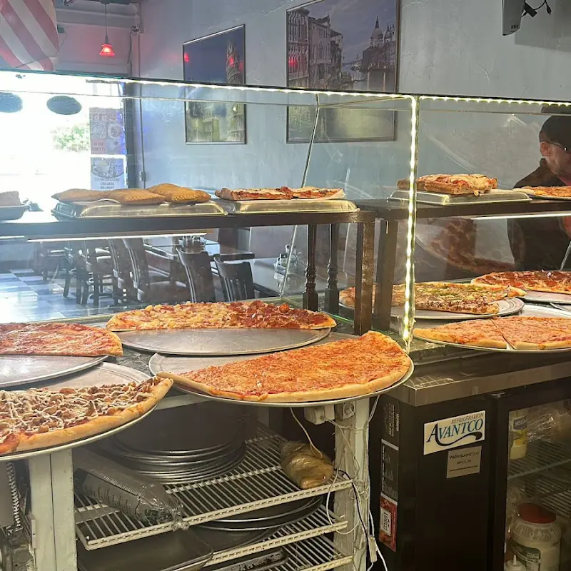 D'latinos Deli Y Pizzeria