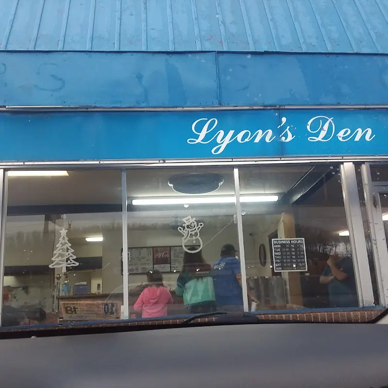 Lyons Den Pizza