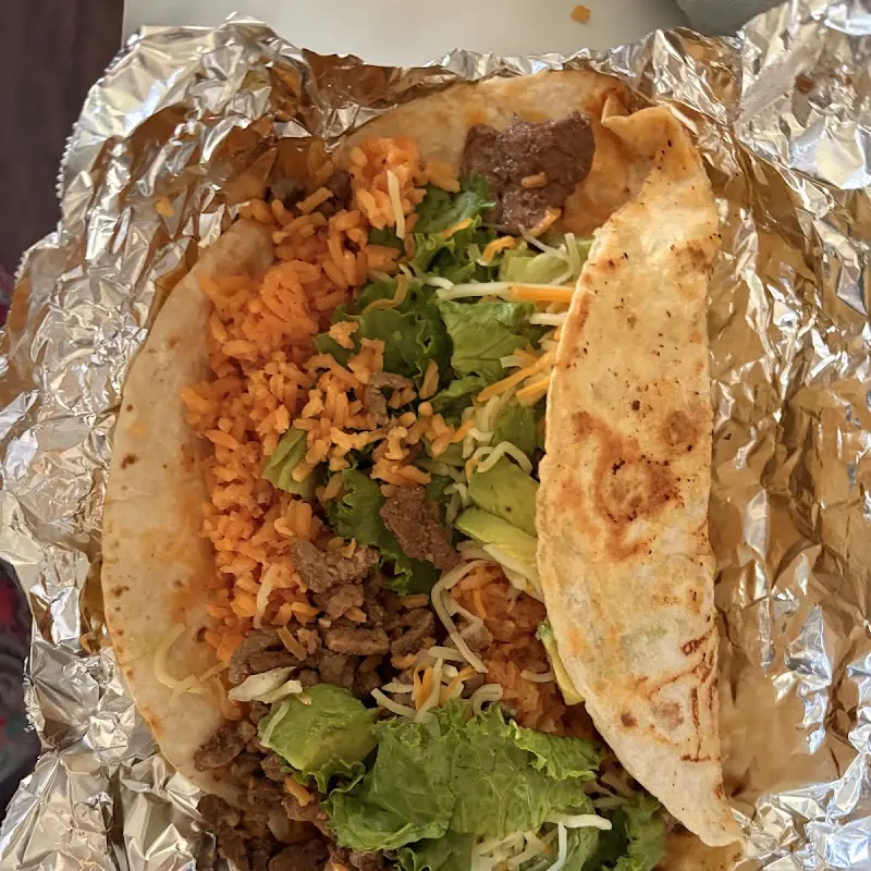 Los 3 Hermanos Taco Stand