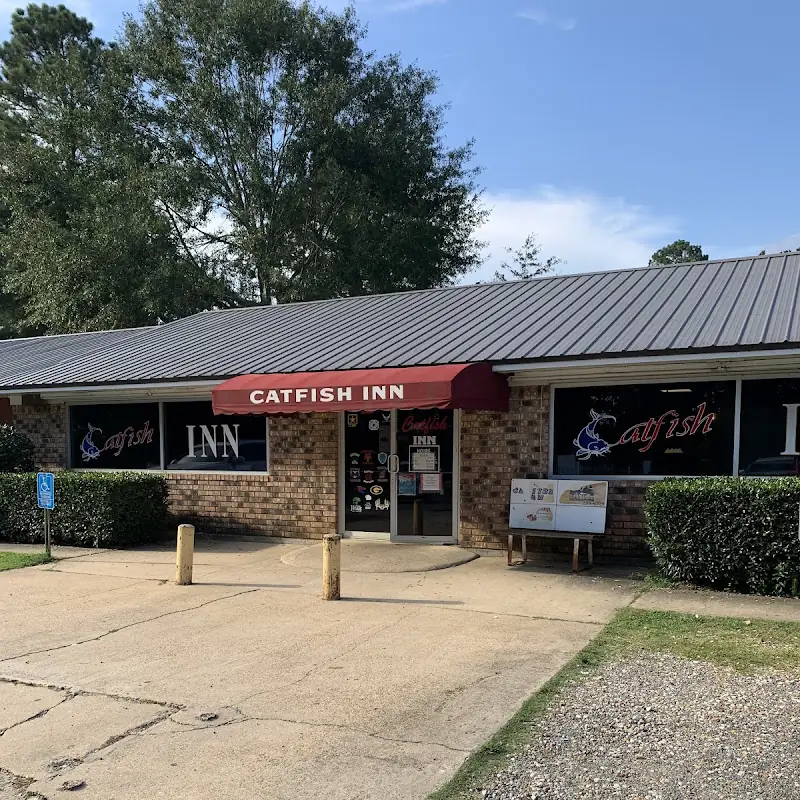 Stassen Catfish Inn