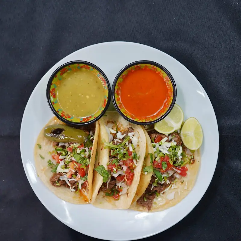 4 Tortillas Hechas a Mano / 4 Homemade Tortillas