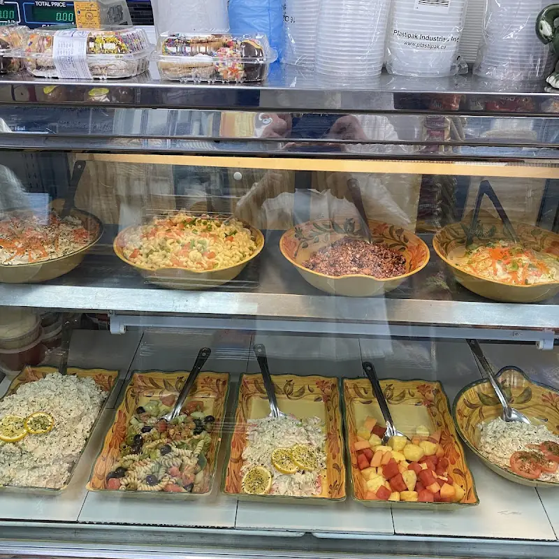 Simply Devine's Chopped Salad Bar