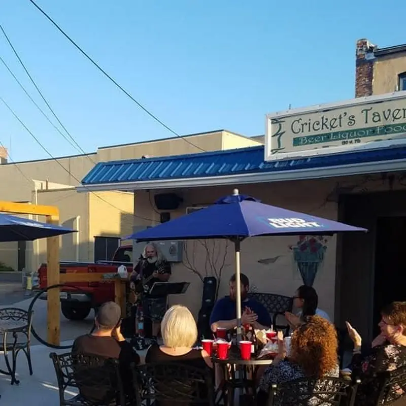 Cricket's 7th St. Bar & Grille