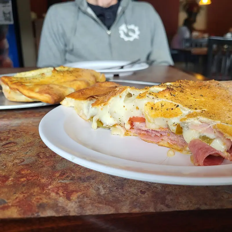 Russo's Pizza Den