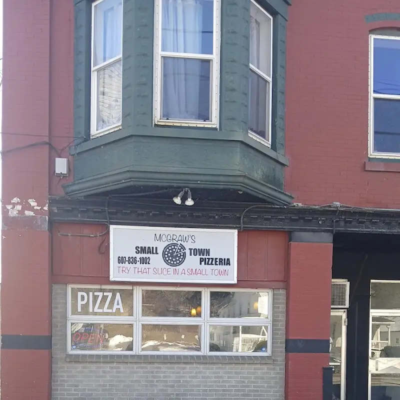 McGraws Small Town Pizzeria
