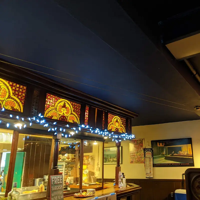 Henry's Cafe & Fine Groceries