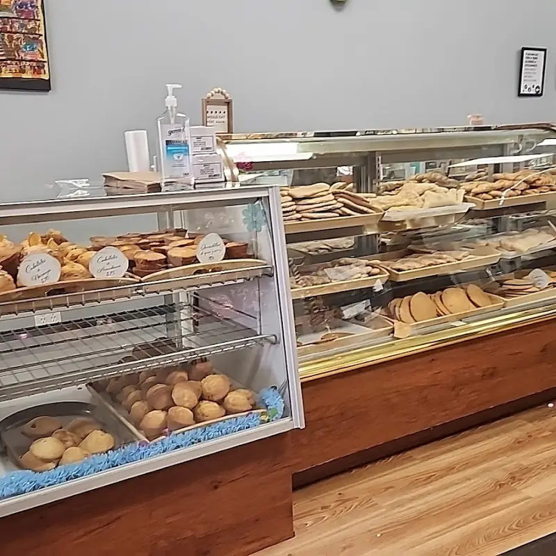 La Perla Bakery