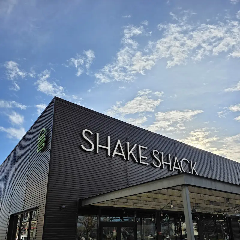 Shake Shack Staten Island Mall - New Springville