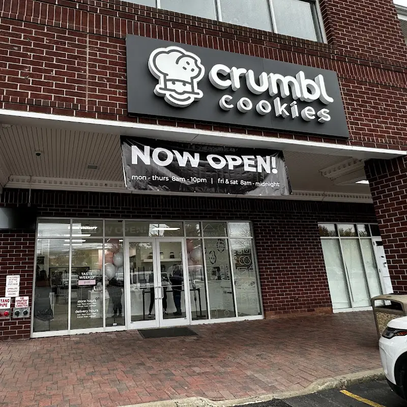 Crumbl – Cookies & Desserts
