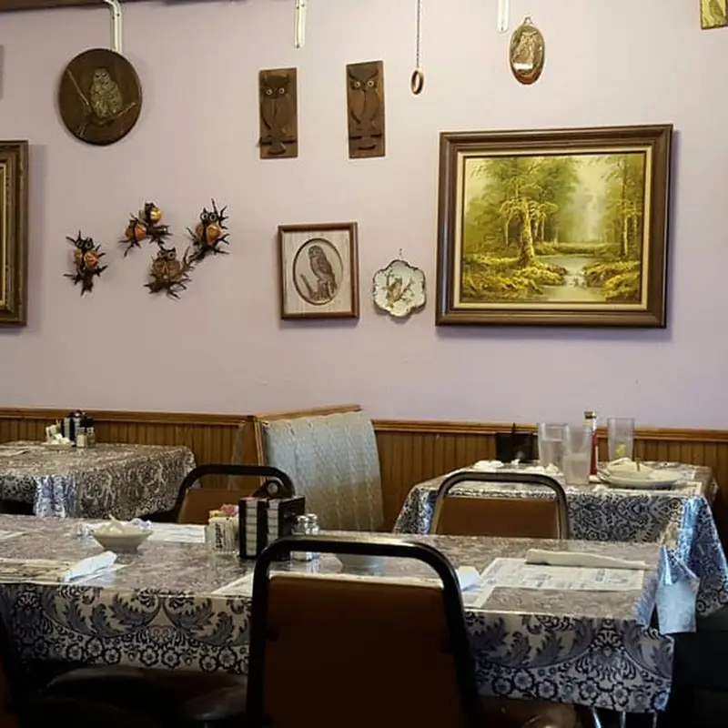Karen's Uptown Kafe