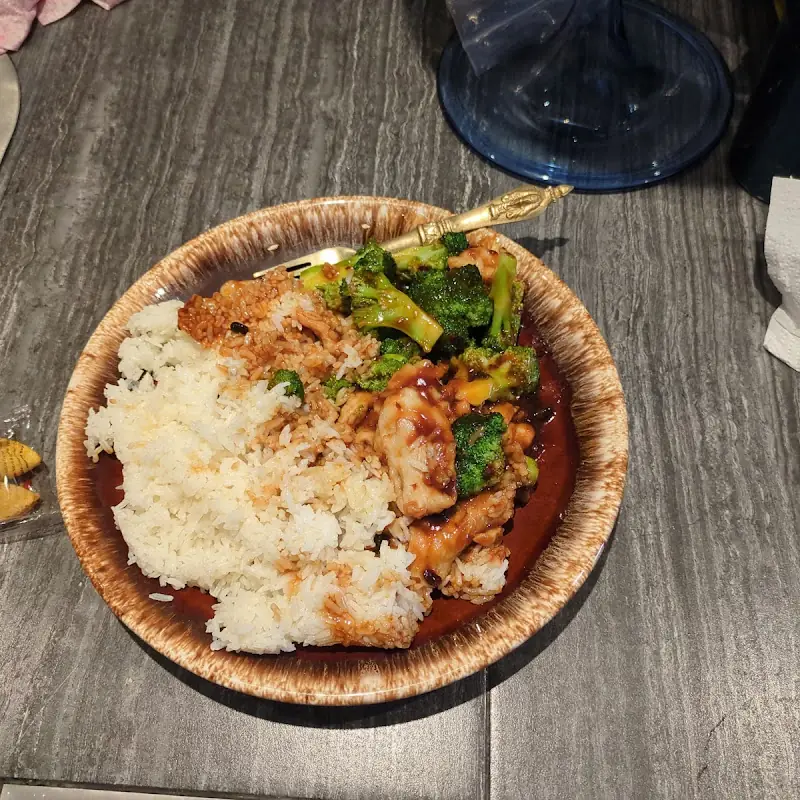 135. Seafood on Pan Fried Noodles
