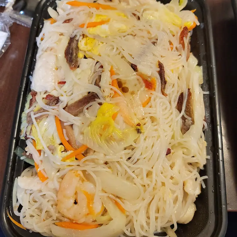26. Yat Gam Mein (Chicken with Veg)