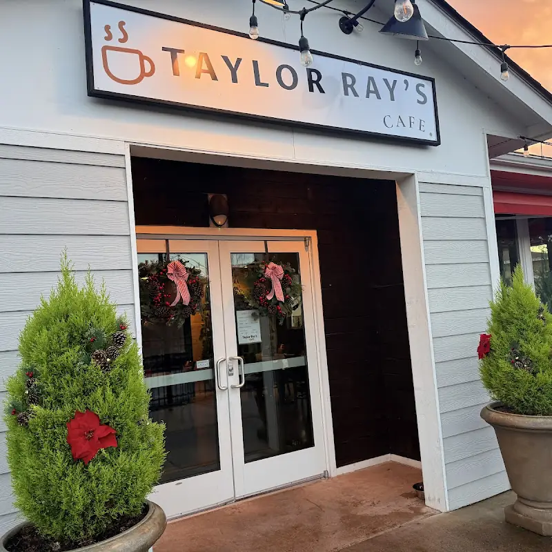 Taylor Ray’s Cafe at Hawks Prairie