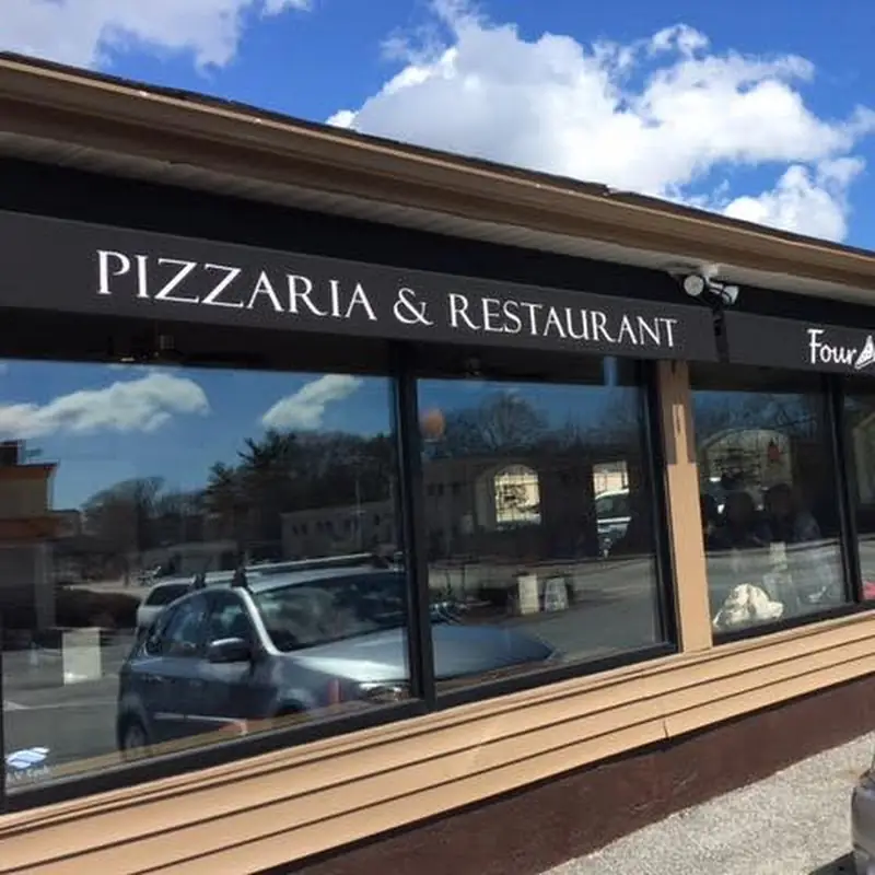 Four Brothers Pizzaria & Restaurant North Kingstown