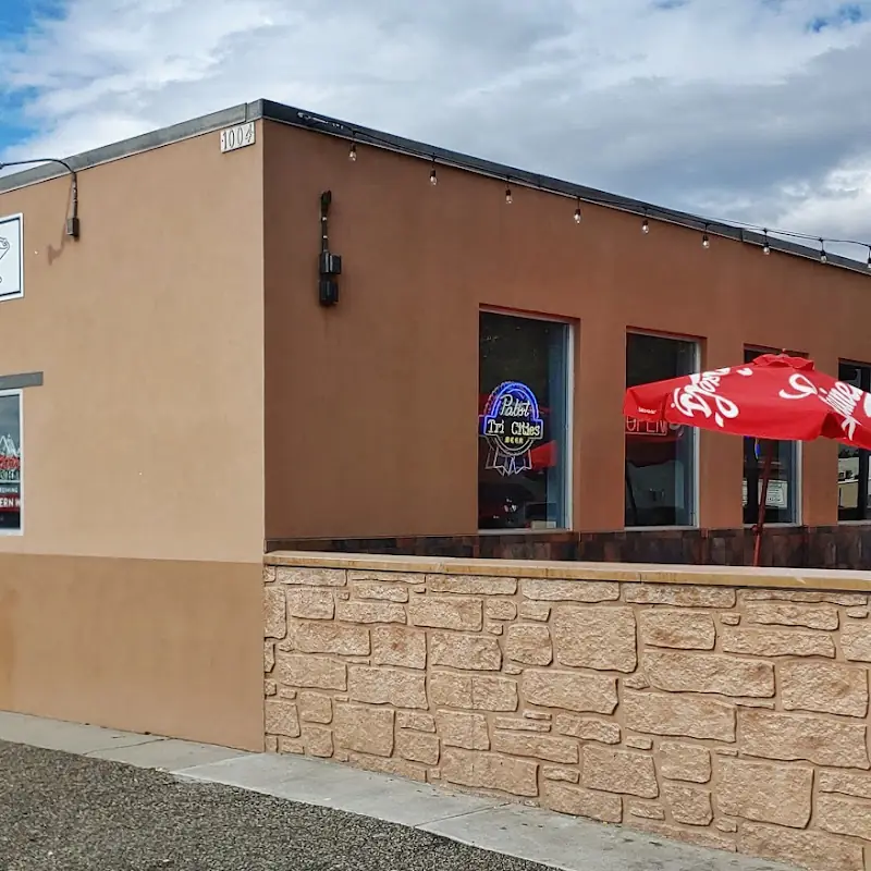 Dax's Bar & Grill
