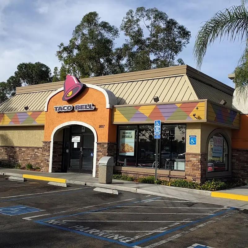 Taco Bell - Live Más Café