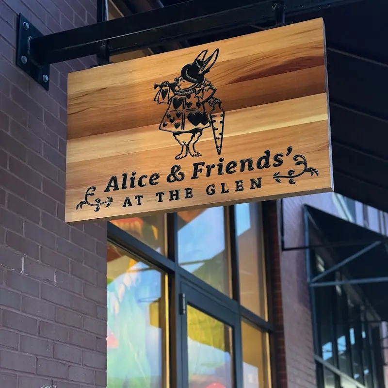 Alice & Friends at the Glen