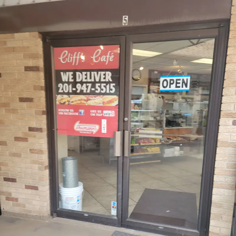 Cliffs Cafe & Salad Bar