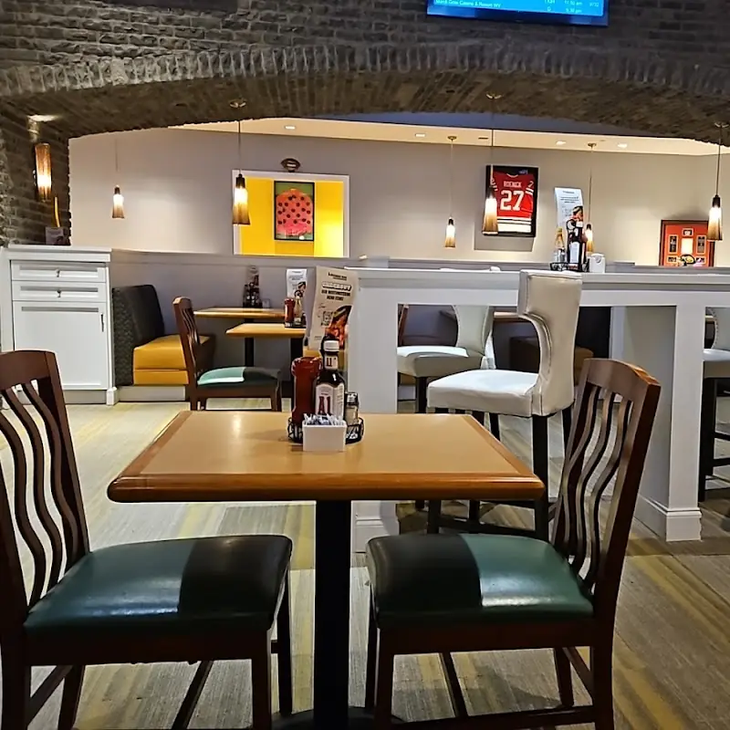 Inside Rail Sportsbook Bar & Grill